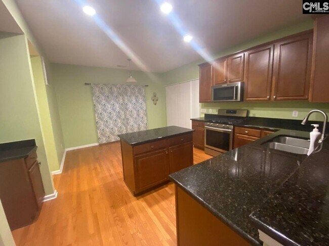 Building Photo - 137 Hammock Dr