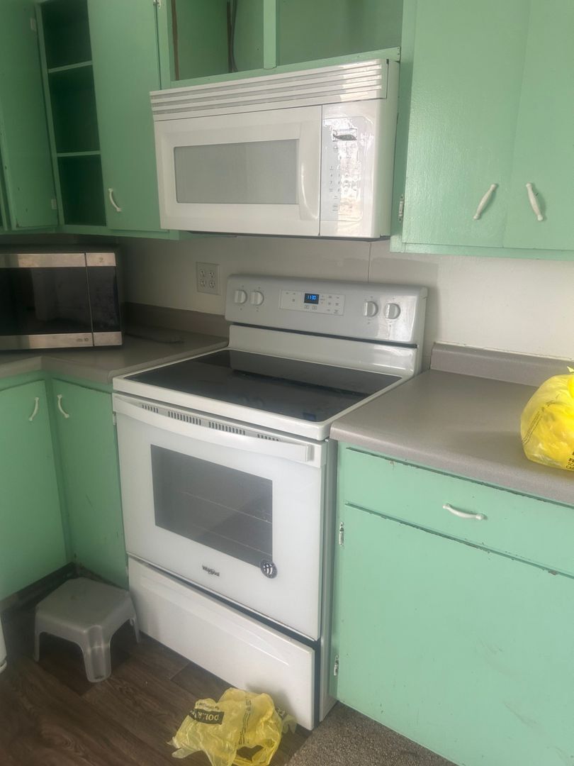 Building Photo - 411 Stafford St