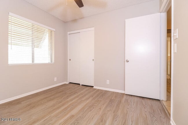 Building Photo - 10003 N 87th Dr