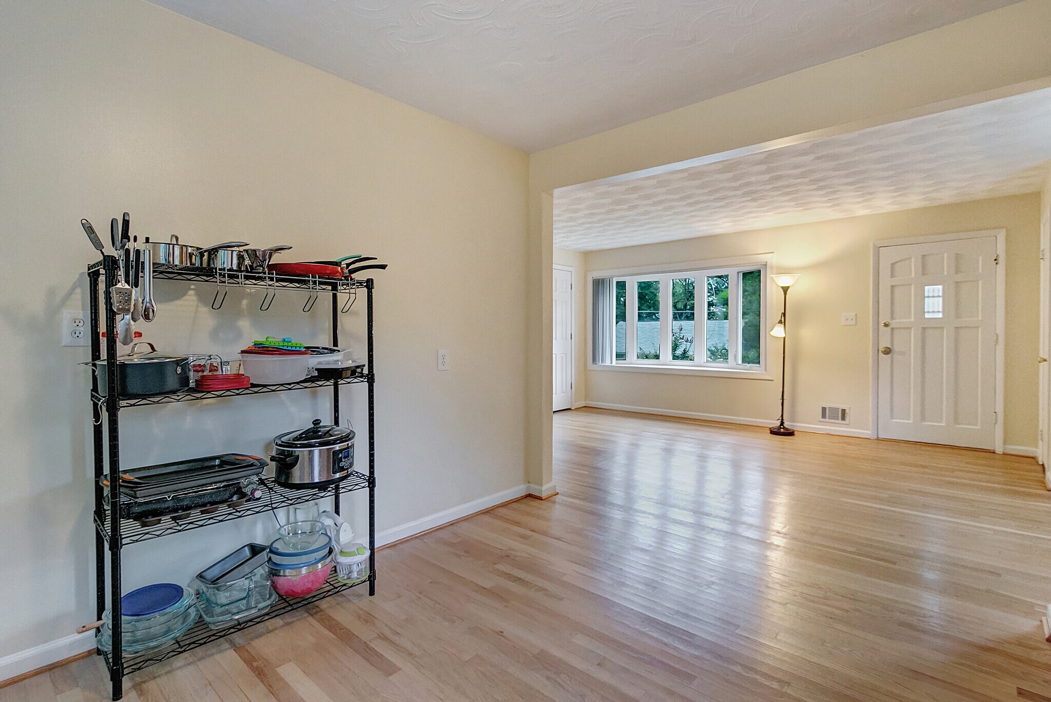 Building Photo - 9085 Autoville Dr