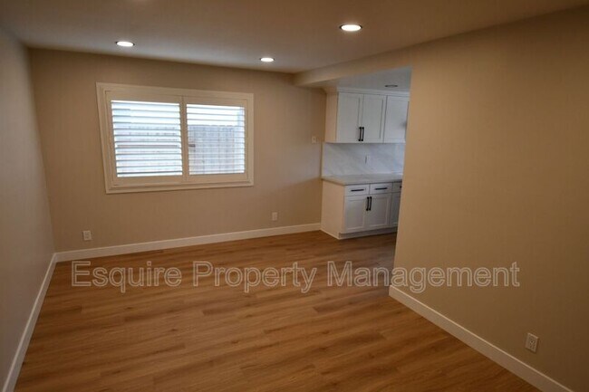 Building Photo - 3621 Miramar Way