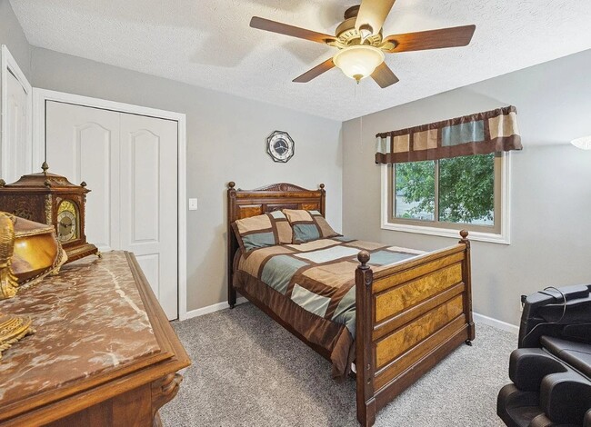 Building Photo - 1021 Southport Dr