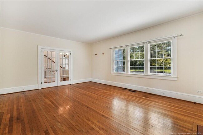 Building Photo - 717 Peden St