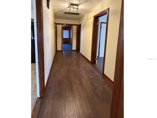 Building Photo - 13725 10th St