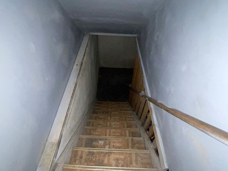 Building Photo - 4552 7th St