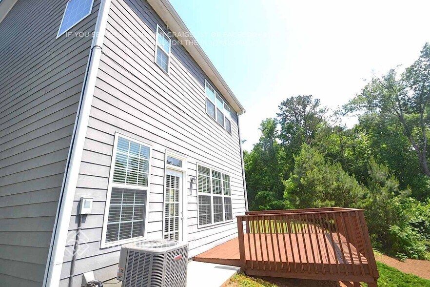 Building Photo - 502 Whitney Way