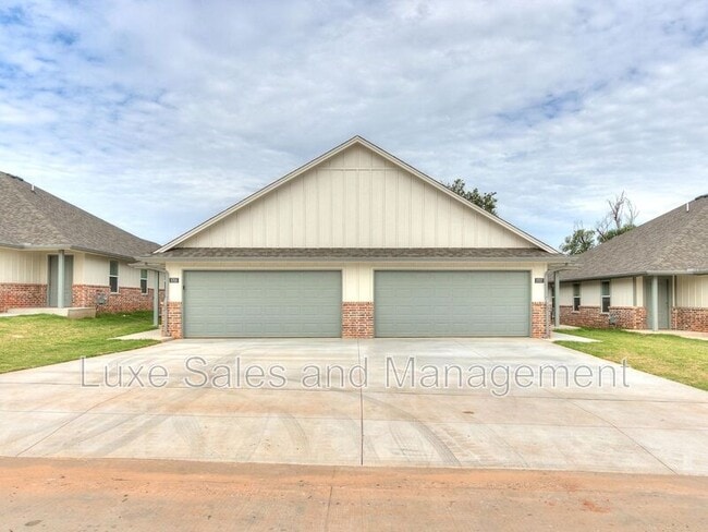 Building Photo - 3801 Franks Wy