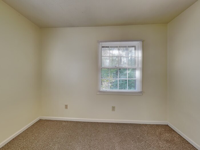 Building Photo - 105 Feldwood Pines St