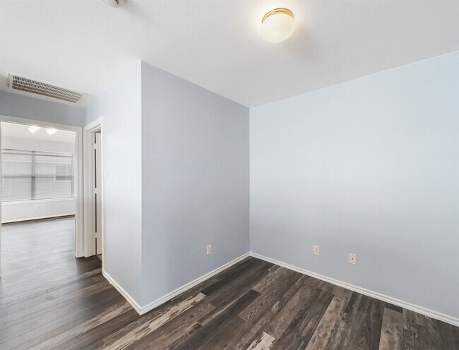 Building Photo - 16530 Cairngrove Ln