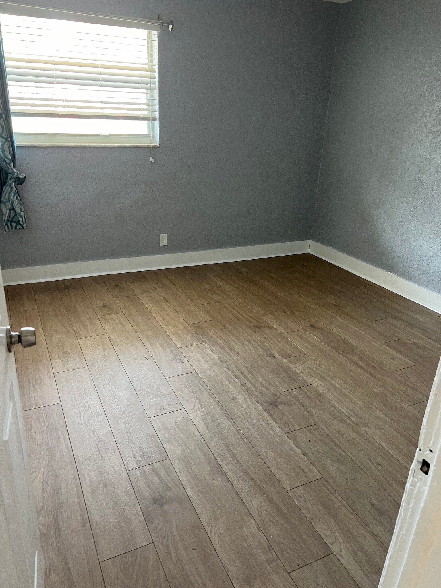 Building Photo - 5825 NW 22nd Ct