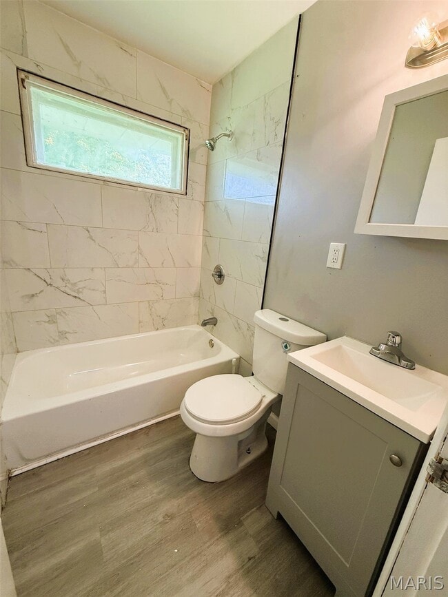 Building Photo - 323 Shepley Dr