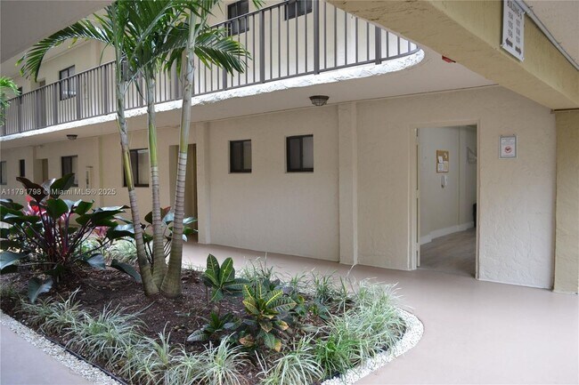 Building Photo - 8005 SW 107th Ave