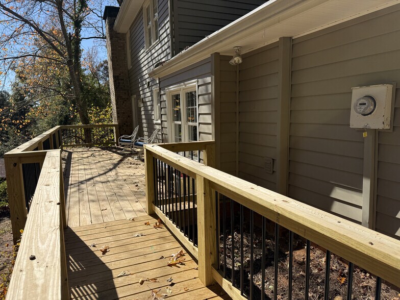 Building Photo - 1610 Old Mill Xing