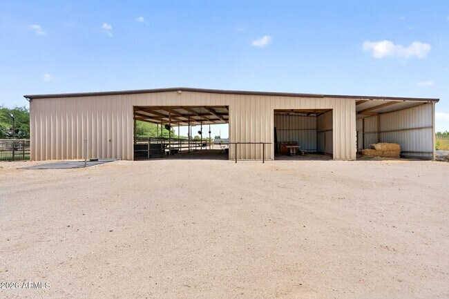 Building Photo - 3002 E Sherry Ln