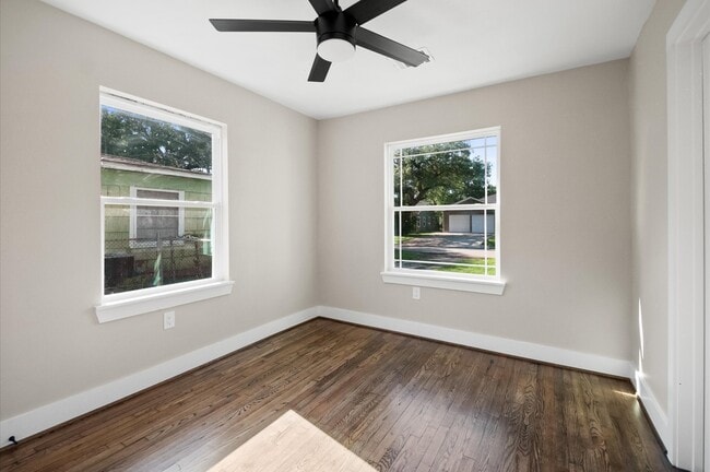Building Photo - 4850 Marietta Ln