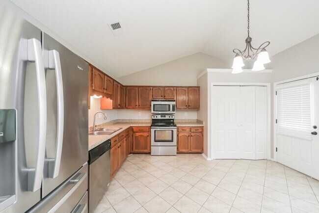 Building Photo - 6476 Farley Dr E