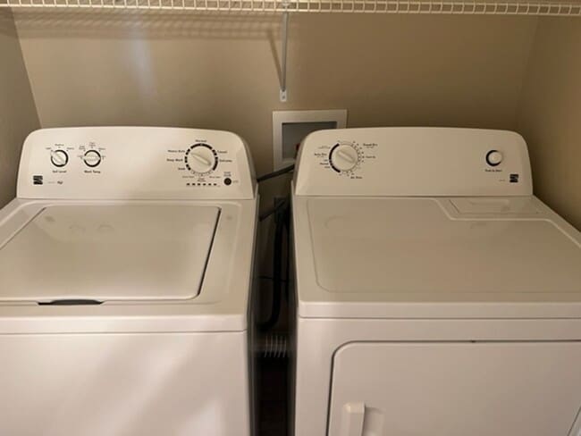 Building Photo - **SPECIAL**  FIRST MONTH FREE W/ ONE YEAR ...