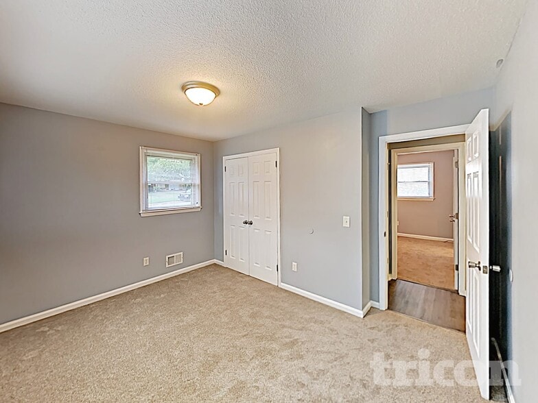 Building Photo - 3213 Woodsen Cir