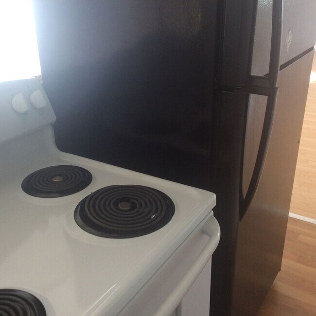 Building Photo - Coleman