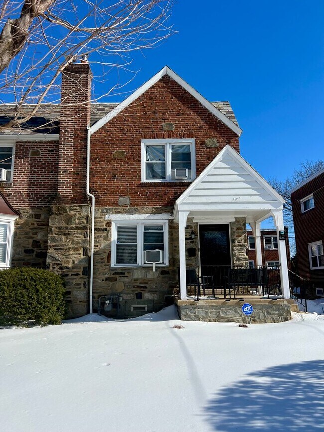 Building Photo - 317 Barker Ave