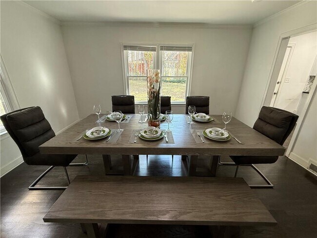 Building Photo - 1140 Goodwin Pl NE