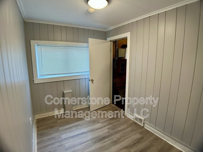 Building Photo - 325 Bury St