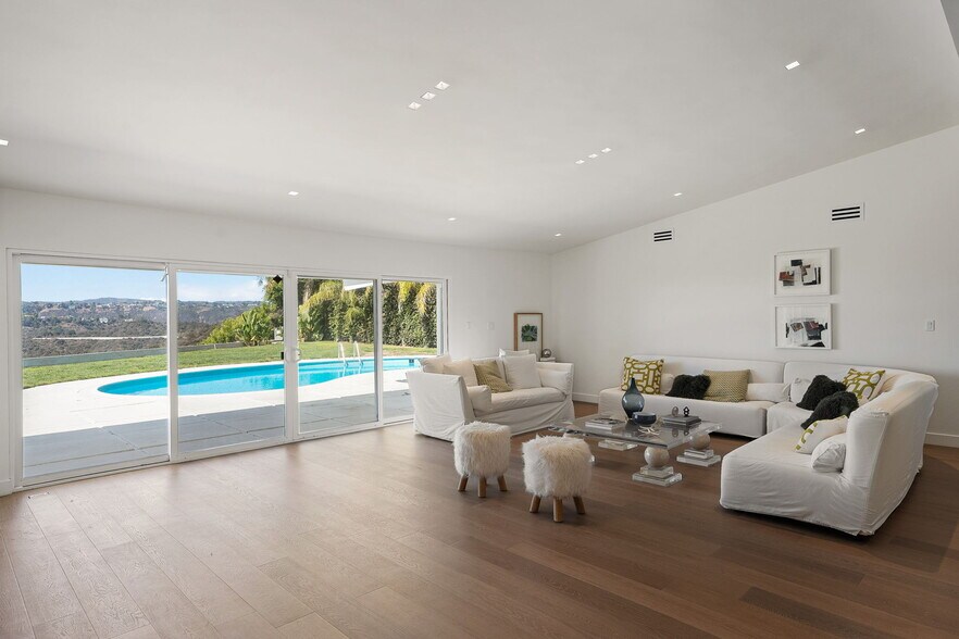 Building Photo - 1641 Tower Grove Dr