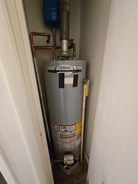 Building Photo - 2300 Plum St