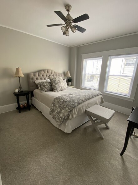 Building Photo - 281 N Main St