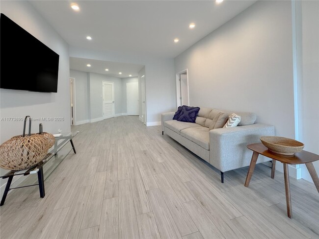 Building Photo - 4925 Collins Ave