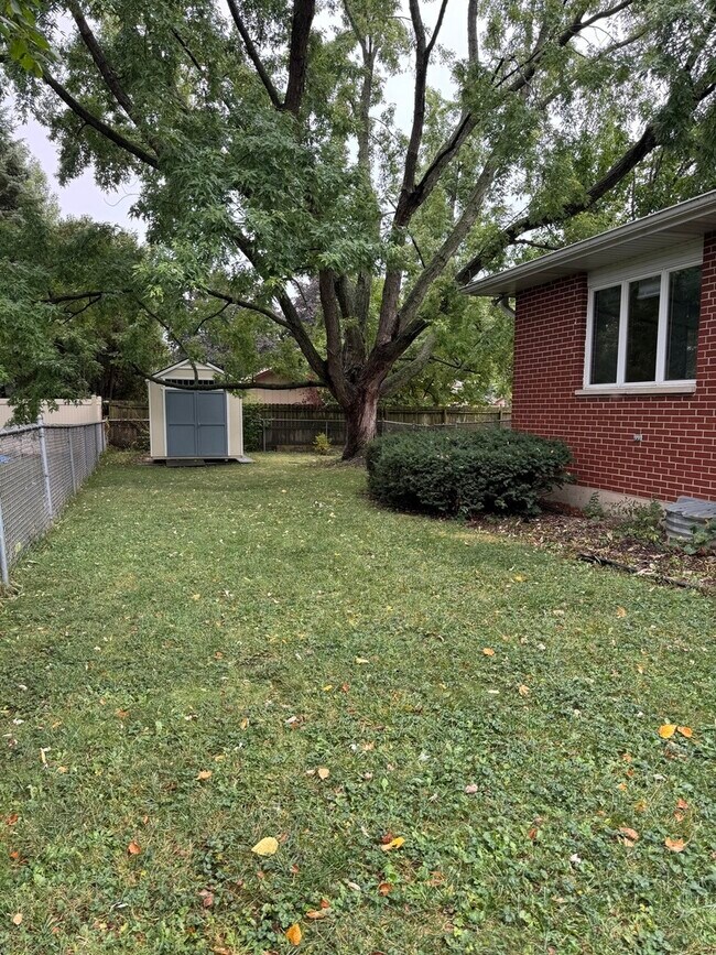 Building Photo - 1204 Prairie Ln