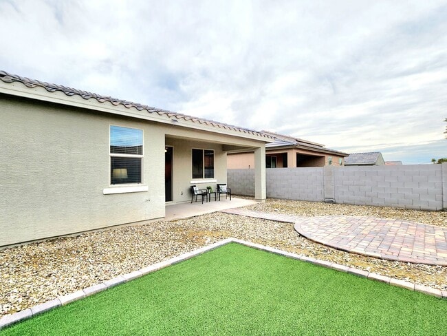 Building Photo - Coming Soon! CHARMING! FULLY-FURNISHED 4/Bed 2/Bath in LAVEEN