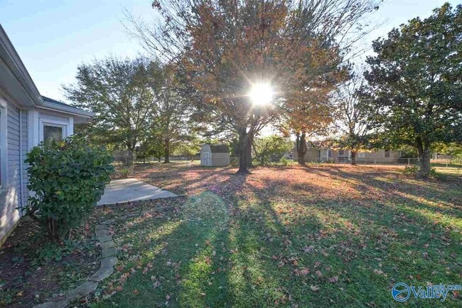 Building Photo - 122 Lewis Ln