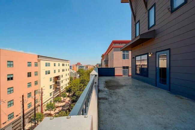Building Photo - 2515 Pearl St