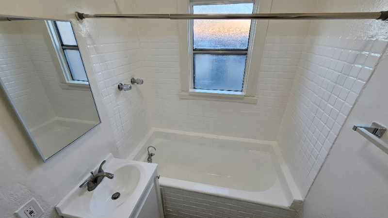 Building Photo - 4530 Normandie Ave