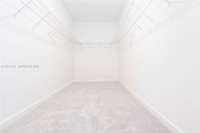 Building Photo - 26360 SE 8th Ct