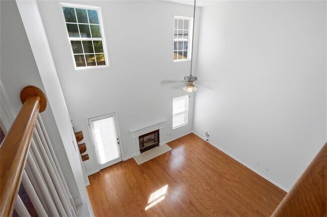 Building Photo - 6425 White Walnut Way