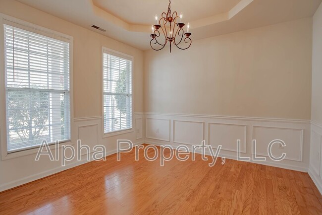 Building Photo - 111 Shairpin Ln