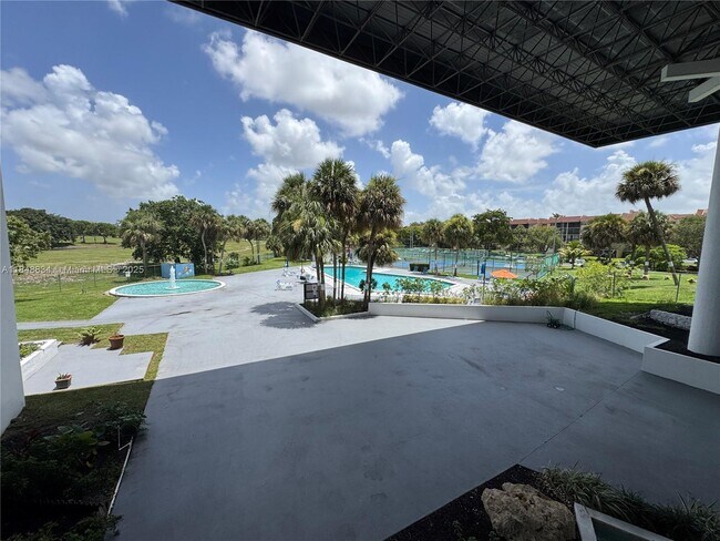Building Photo - 7081 Environ Blvd