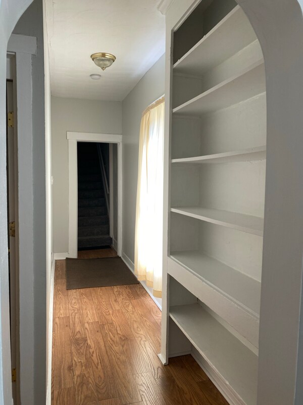 Building Photo - 211 Burns Ave