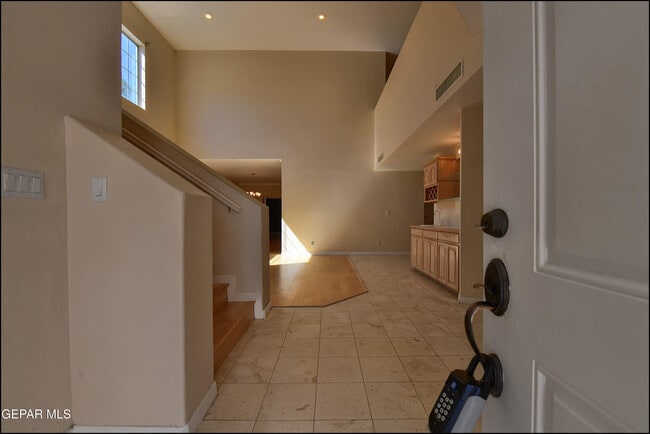 Building Photo - 6123 La Posta Dr