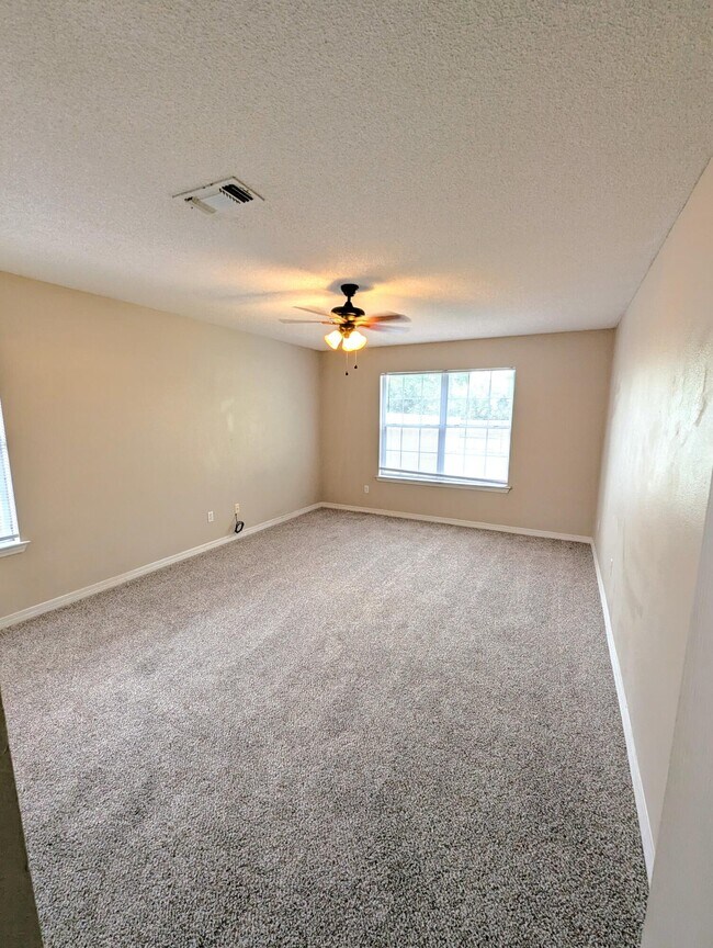 Building Photo - 9451 Pine Lily Ct