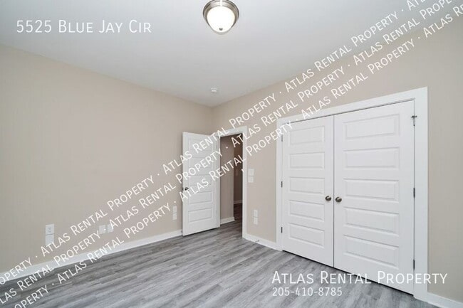 Building Photo - 5525 Blue Jay Cir