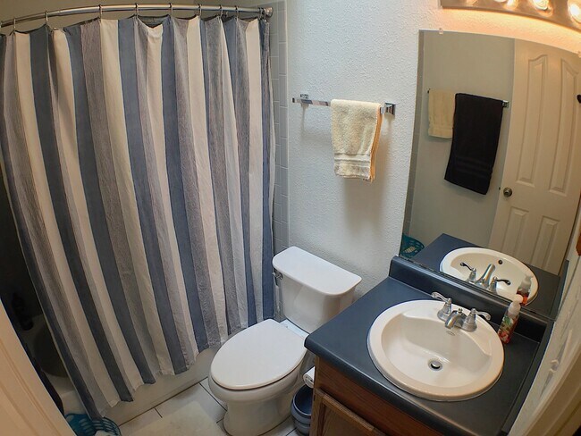 Building Photo - East El Paso 3 bed Refrig A/C