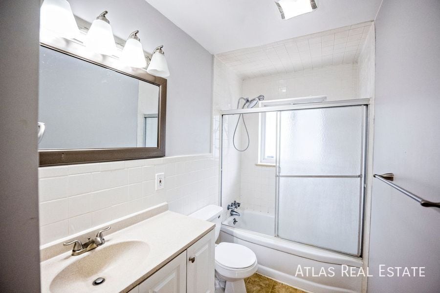 Building Photo - 4 S Jackson St