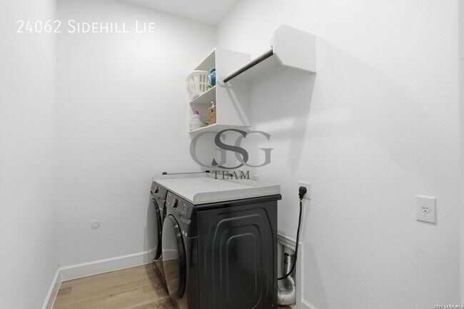 Building Photo - 24062 Sidehill Lie