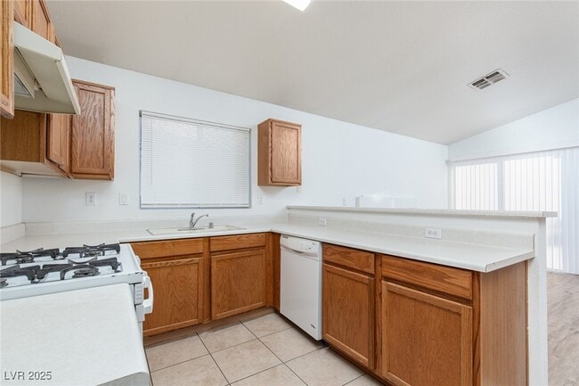 Building Photo - 8109 Defiance Ave