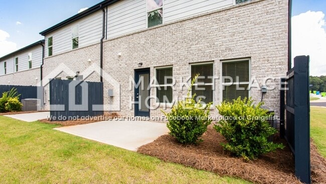 Building Photo - 301 White Tail Rd