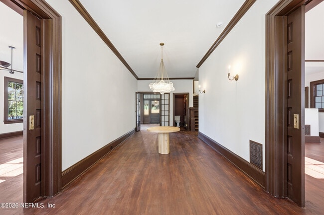 Building Photo - 2979 St Johns Ave