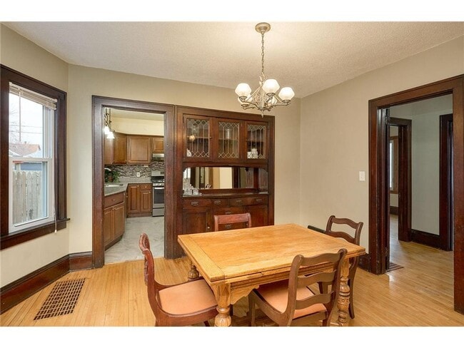 Building Photo - 3841 N Aldrich Ave